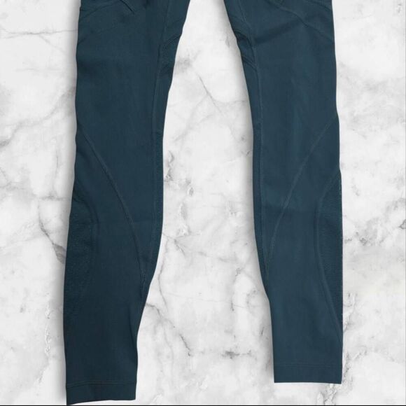 Lululemon Size 2 Seek the Heat Green Jasper 28" - Picture 6 of 6